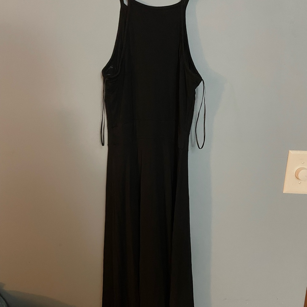 Chic Black Sleeveless Maxi Dress